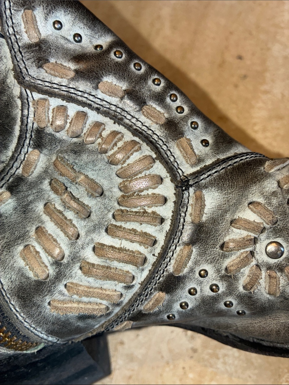 Matisse Ankle Boots Women's 9, Gray Studded Western Lacing, zipper, "Fiesta" euc - Picture 10 of 16